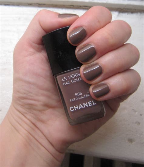 chanel le vernis nail gloss|Chanel particuliere nail polish.